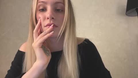 Snapshot of fflloowweerr chatting on 11-26-25, 07:31 Lisa online show from 11-26-25, 07:31