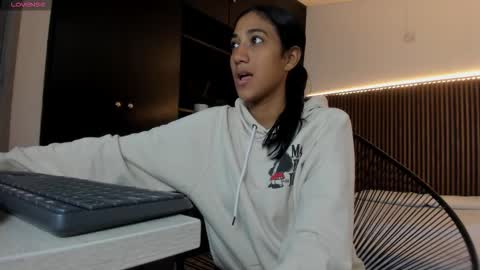 Freyja  online show from 10-13-25, 04:51