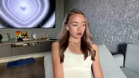 Eva online show from 06-24-26, 09:19