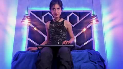   online show from 02-01-25, 06:08