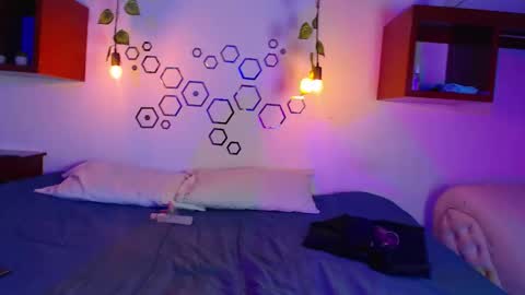 Snapshot of fieryduox chatting on 11-24-25, 02:00 fieryduox online show from 11-24-25, 02:00