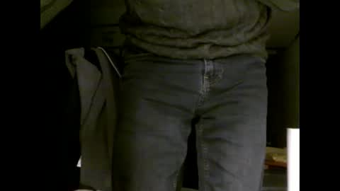 Snapshot of fifi010203 chatting on 10-24-25, 04:42 fifi010203 online show from 10-24-25, 04:42