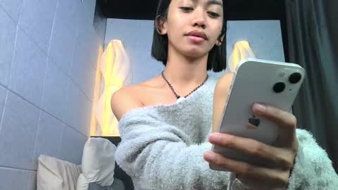 Snapshot of filipina_bae chatting on 05-25-26, 01:06 pau online show from 05-25-26, 01:06