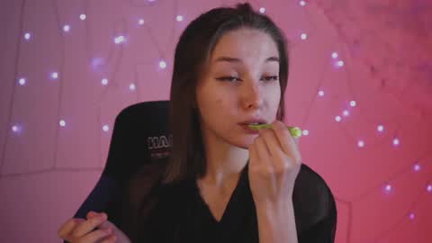 cap and Lana  online show from 01-08-25, 08:06