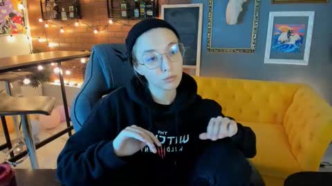 cap and Lana  online show from 09-18-25, 12:23