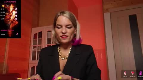 Lady online show from 11-06-25, 04:24