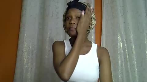 fine_queen12 online show from 04-05-26, 12:46