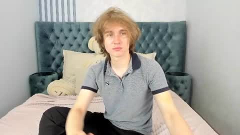 Snapshot of finnbev chatting on 06-17-26, 08:43 finnbev online show from 06-17-26, 08:43