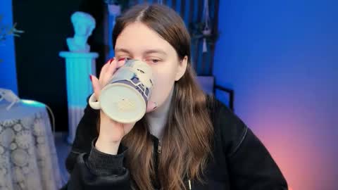 fiora online show from 03-22-26, 05:33