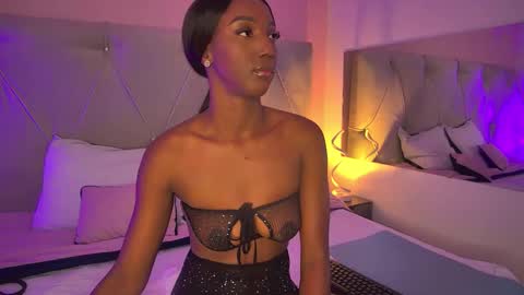 Fiorela Lenin  online show from 10-10-25, 06:51