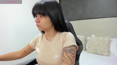 F I O R E L L A  online show from 11-18-25, 02:50