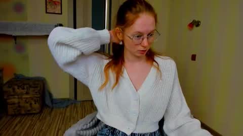 Snapshot of fire_luna chatting on 10-06-25, 04:43 fire_luna online show from 10-06-25, 04:43