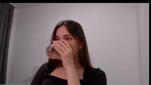 fireflies_fly_ online show from 11-11-25, 06:52