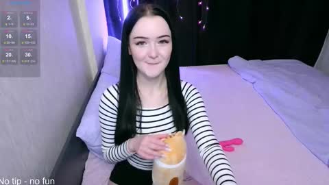 Snapshot of first_day_ chatting on 10-28-25, 07:05 ALICESTEVEVECTOR pvt open online show from 10-28-25, 07:05