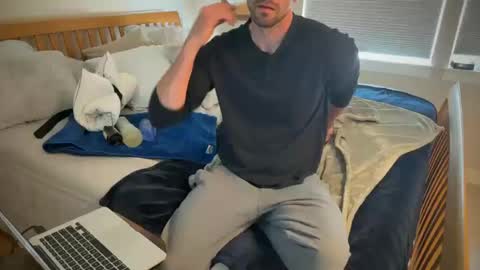 Snapshot of fitfunweird chatting on 10-19-25, 07:58 fitfunweird online show from 10-19-25, 07:58