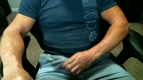 fitguy40 online show from 05-03-26, 03:45