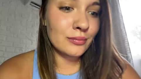 Snapshot of fleeting_dreams chatting on 07-23-26, 03:59 Emma online show from 07-23-26, 03:59