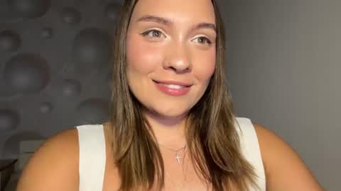 Snapshot of fleeting_dreams chatting on 07-27-26, 10:33 Emma online show from 07-27-26, 10:33