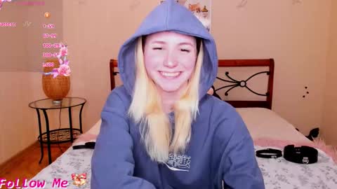 FlexiMona online show from 11-23-25, 03:34