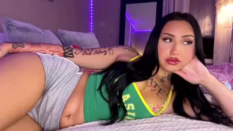 Snapshot of flexyroxxxy chatting on 01-20-25, 05:15 Roxy online show from 01-20-25, 05:15