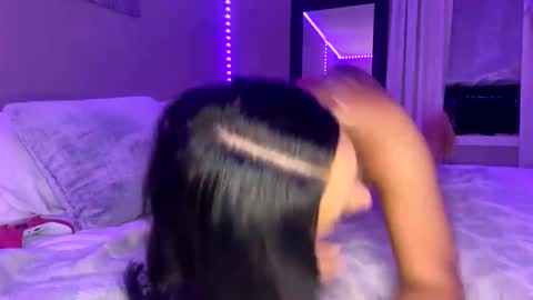 Snapshot of flexyroxxxy chatting on 02-21-25, 07:01 Roxy online show from 02-21-25, 07:01