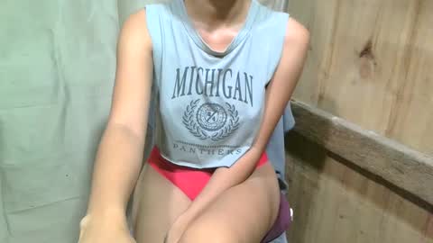 Snapshot of flirty_foxangel chatting on 02-04-25, 10:13 Angel online show from 02-04-25, 10:13