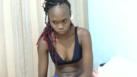 Snapshot of flirty_paw chatting on 06-28-26, 01:17 Parineetii online show from 06-28-26, 01:17