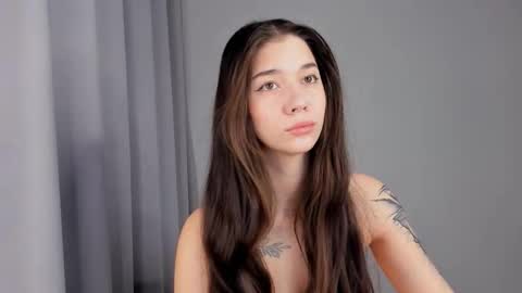 Snapshot of flirtykitty_ chatting on 11-19-25, 05:07 Emely online show from 11-19-25, 05:07