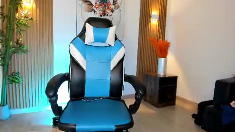  Flor  online show from 06-19-26, 02:49