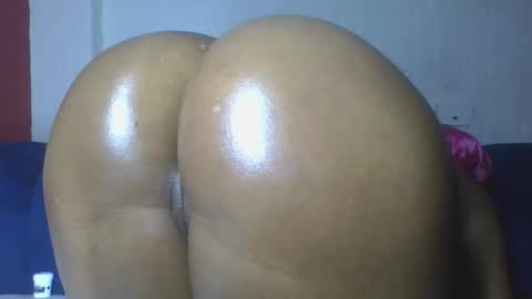 Snapshot of flora_fantasy chatting on 04-22-26, 10:17 fantasy online show from 04-22-26, 10:17