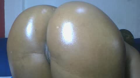 Snapshot of flora_fantasy chatting on 04-25-26, 12:46 fantasy online show from 04-25-26, 12:46