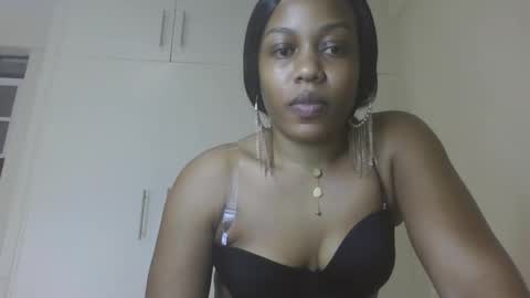 Snapshot of flora_fantasy chatting on 05-10-26, 08:47 fantasy online show from 05-10-26, 08:47