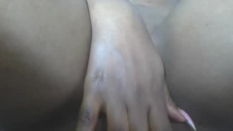 Snapshot of flora_fantasy chatting on 05-14-26, 02:18 fantasy online show from 05-14-26, 02:18