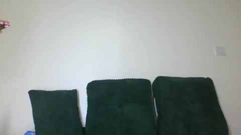 Snapshot of flora_fantasy chatting on 05-24-26, 10:15 fantasy online show from 05-24-26, 10:15