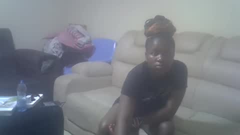 Snapshot of floral_q chatting on 05-17-26, 01:29 Floral online show from 05-17-26, 01:29