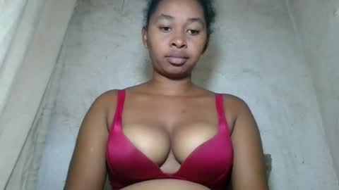 Snapshot of florencia011 chatting on 07-11-26, 12:19 florencia011 online show from 07-11-26, 12:19