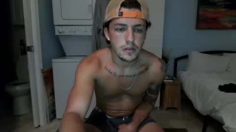 Snapshot of floridafratbro chatting on 10-14-25, 01:50 JJ online show from 10-14-25, 01:50