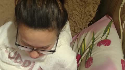 say meow and send tip  online show from 12-17-24, 01:16