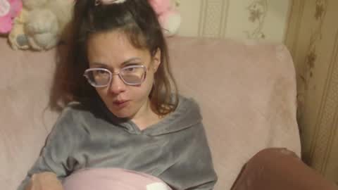 Snapshot of flowercandydoll13 chatting on 04-27-26, 06:50 say meow and send tip online show from 04-27-26, 06:50
