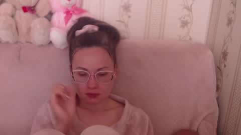 Snapshot of flowercandydoll13 chatting on 05-04-26, 07:26 say meow and send tip online show from 05-04-26, 07:26