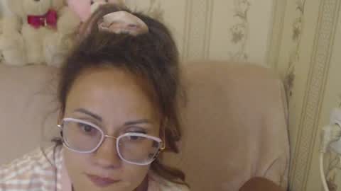 Snapshot of flowercandydoll13 chatting on 06-01-26, 12:18 say meow and send tip online show from 06-01-26, 12:18