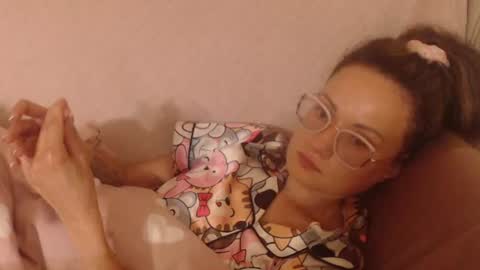 Snapshot of flowercandydoll13 chatting on 06-08-26, 09:04 say meow and send tip online show from 06-08-26, 09:04
