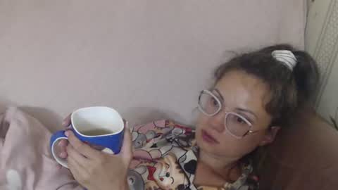 Snapshot of flowercandydoll13 chatting on 06-16-26, 08:44 say meow and send tip online show from 06-16-26, 08:44