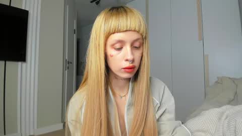 Flower online show from 04-12-26, 01:38