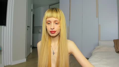 Snapshot of flowerofsin2001 chatting on 05-04-26, 03:41 Flower online show from 05-04-26, 03:41