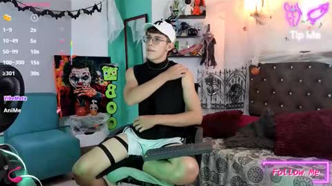 flowers109 online show from 10-25-25, 10:48