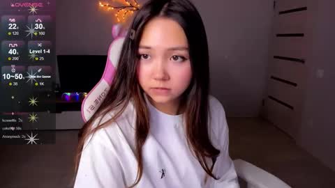 Snapshot of fluffy_rose chatting on 09-28-25, 02:33 Rose online show from 09-28-25, 02:33