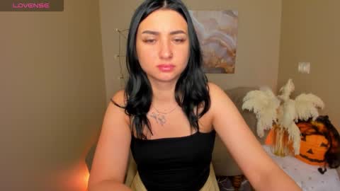 Lina online show from 10-26-25, 11:31