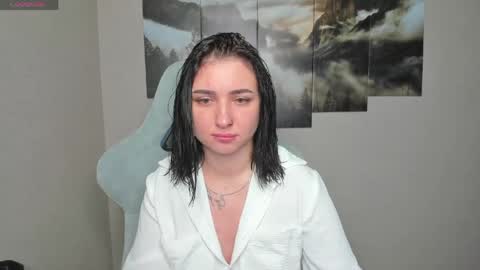 Lina online show from 05-18-26, 12:51