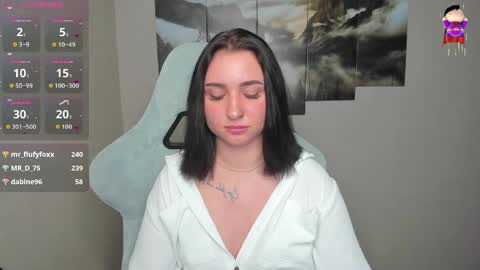 Lina online show from 05-18-26, 04:07